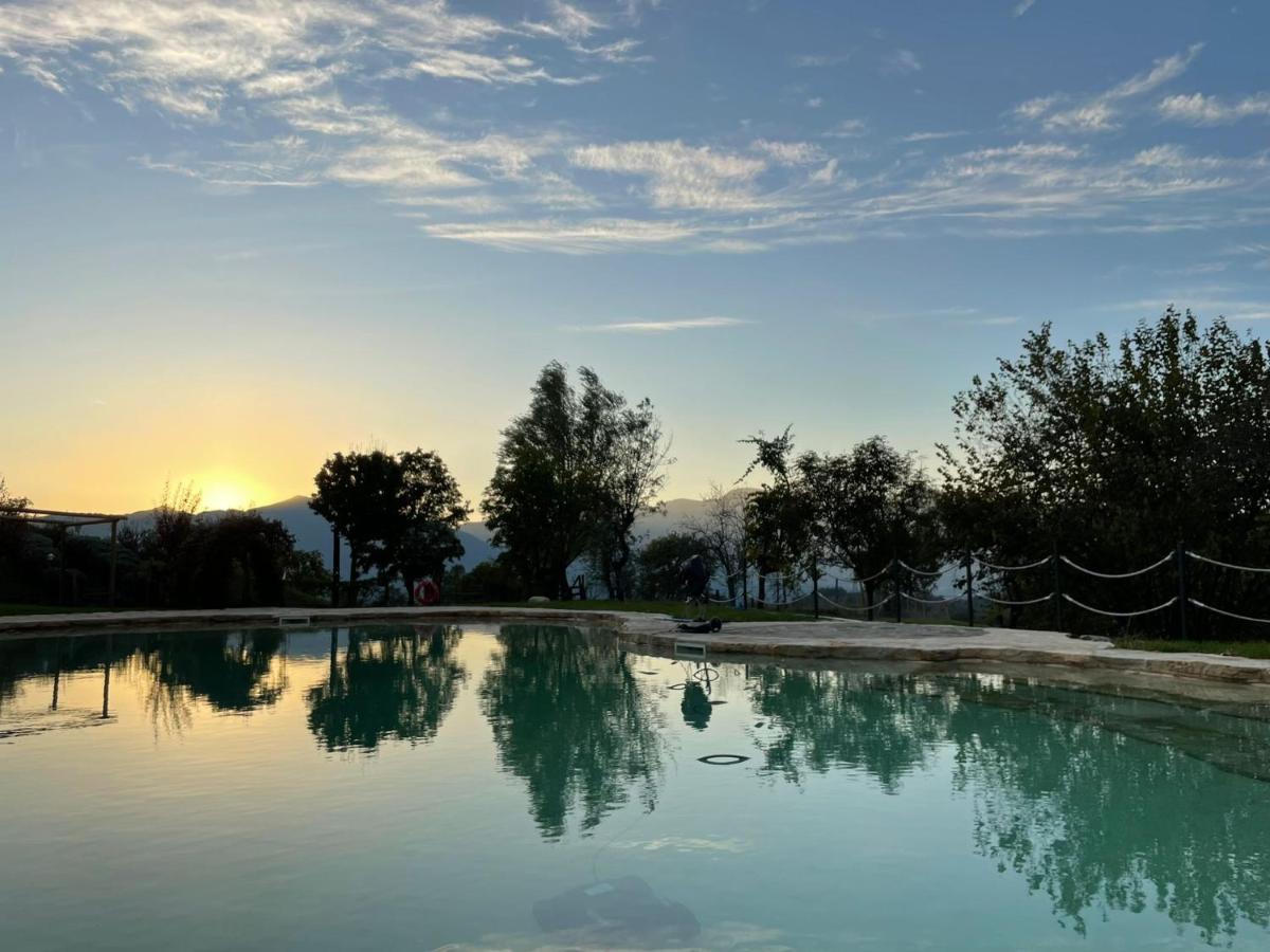 Hotel Podere Conti Filattiera Екстериор снимка