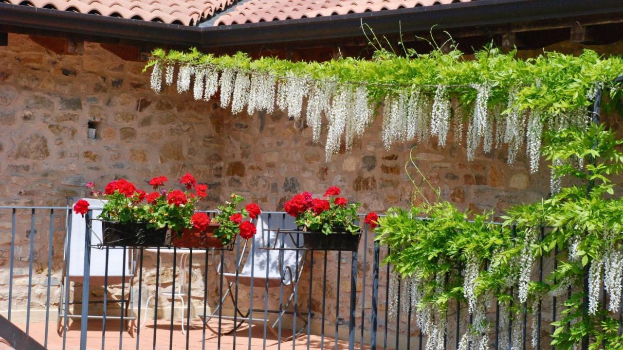 Hotel Podere Conti Filattiera Екстериор снимка