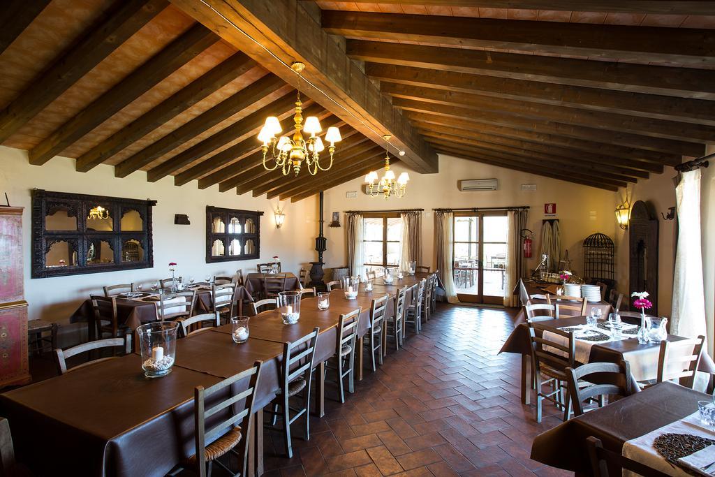 Hotel Podere Conti Filattiera Екстериор снимка
