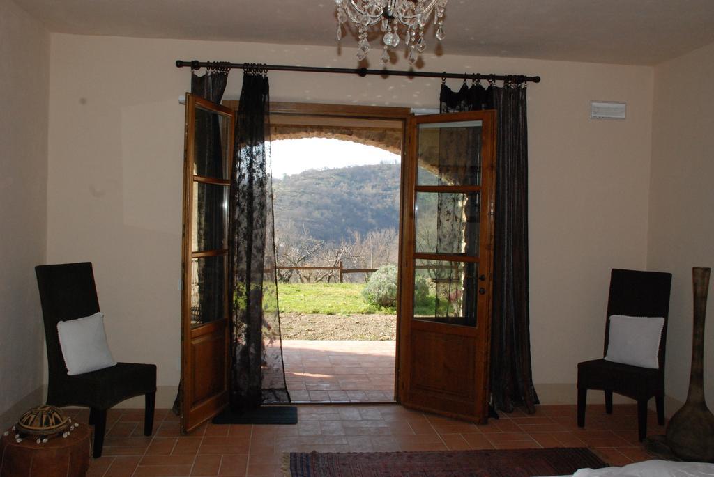 Hotel Podere Conti Filattiera Екстериор снимка