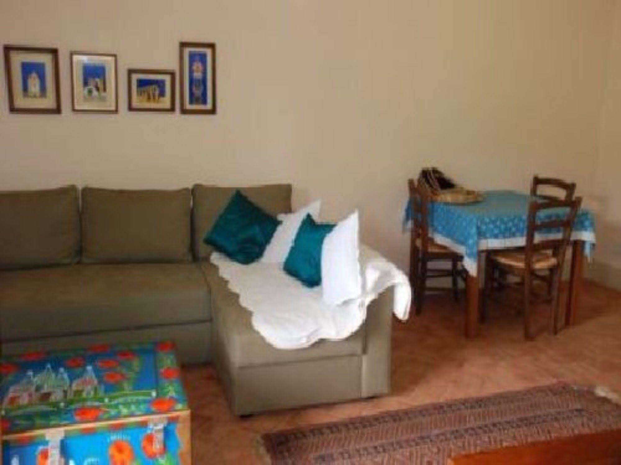 Hotel Podere Conti Filattiera Екстериор снимка