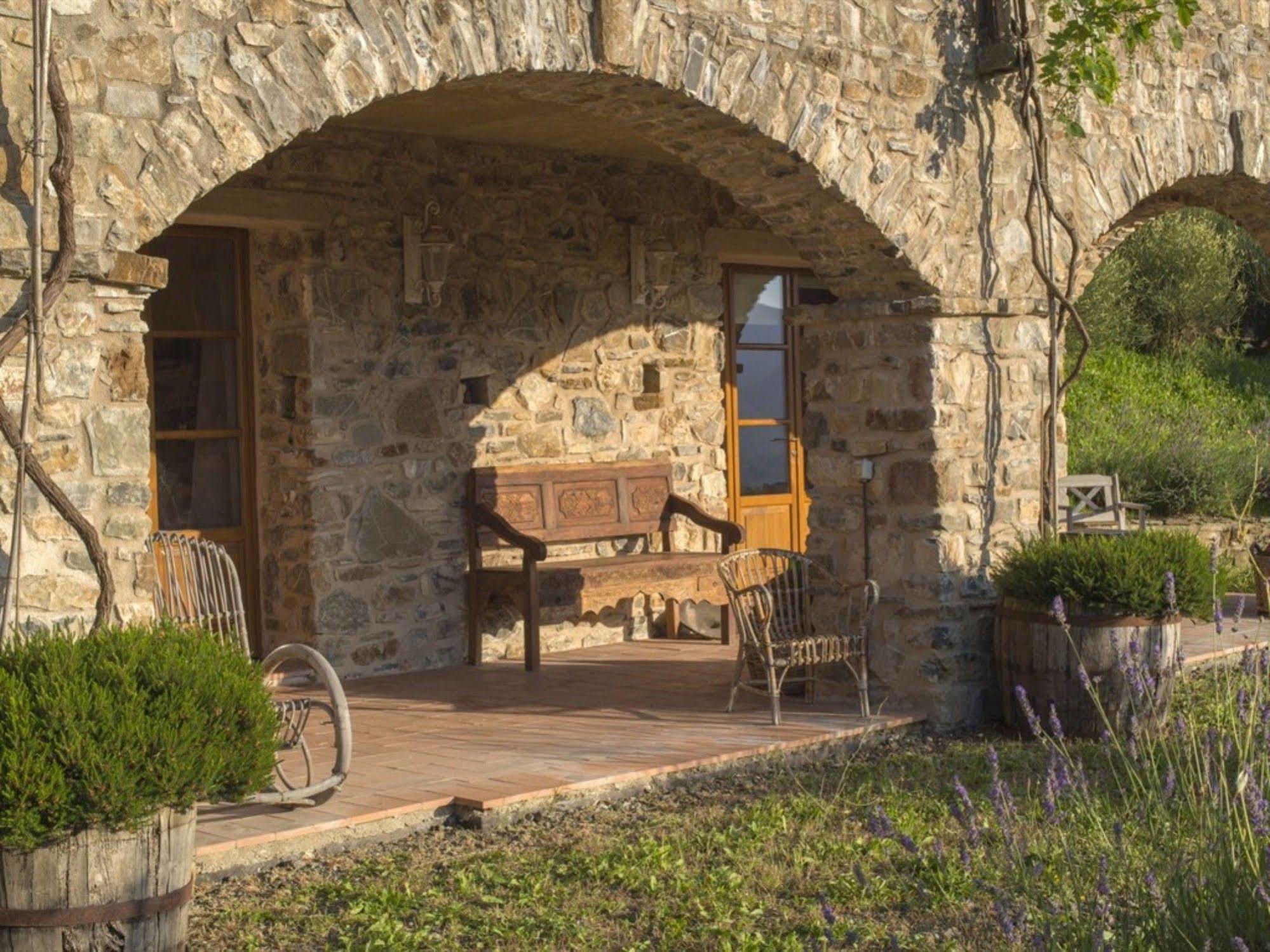 Hotel Podere Conti Filattiera Екстериор снимка