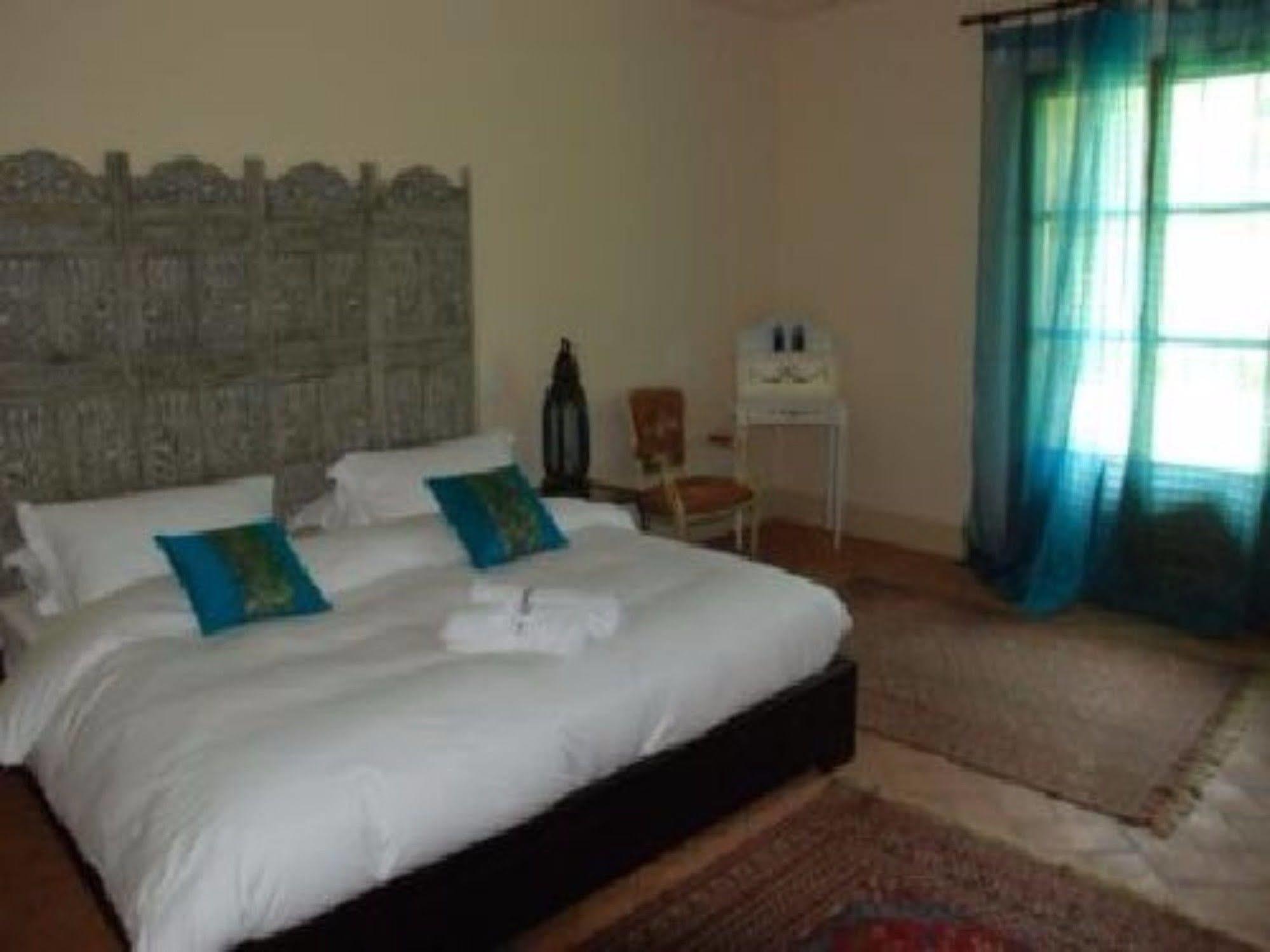 Hotel Podere Conti Filattiera Екстериор снимка